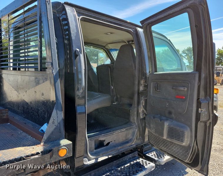 image for item KW9494 2007 Chevrolet C4500  Crew Cab flatbed truck