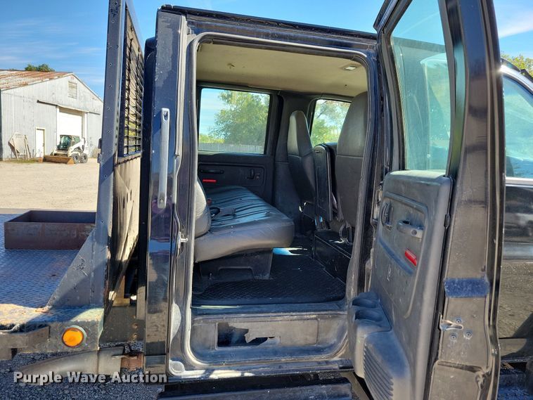 image for item KW9494 2007 Chevrolet C4500  Crew Cab flatbed truck