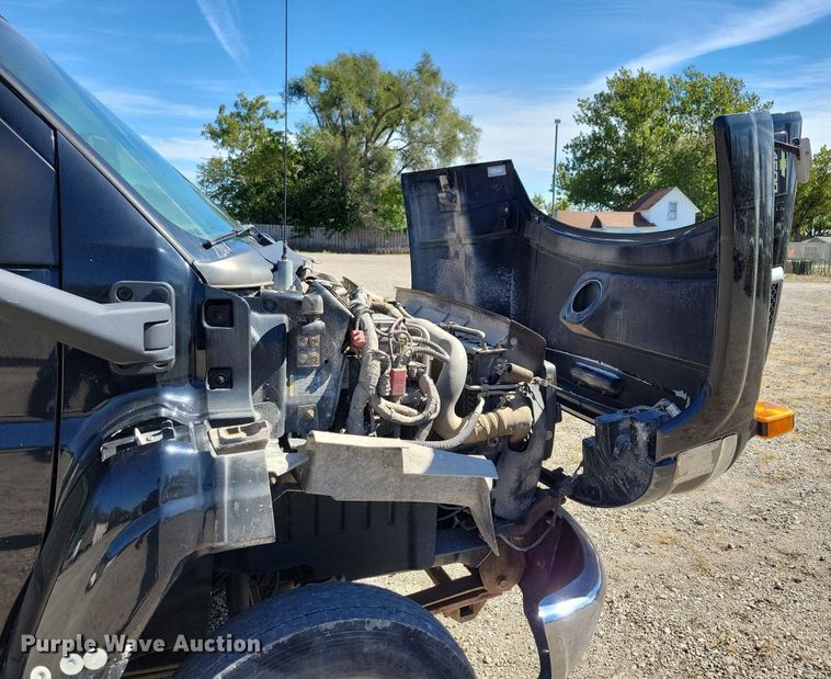 image for item KW9494 2007 Chevrolet C4500  Crew Cab flatbed truck