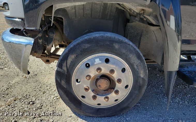 image for item KW9494 2007 Chevrolet C4500  Crew Cab flatbed truck