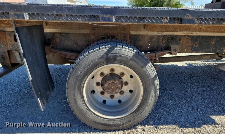 image for item KW9494 2007 Chevrolet C4500  Crew Cab flatbed truck