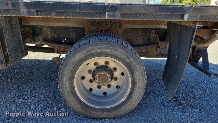 image for item KW9494 2007 Chevrolet C4500  Crew Cab flatbed truck