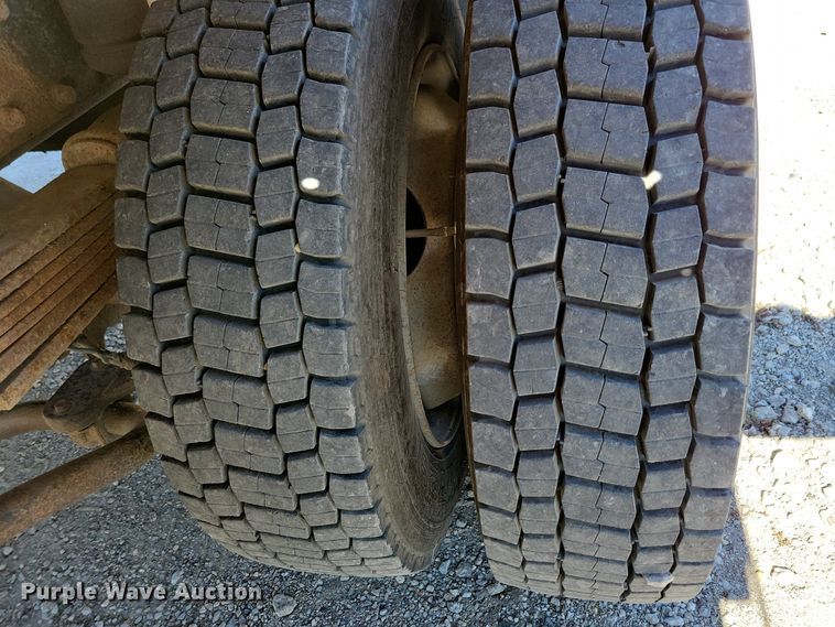 image for item KW9494 2007 Chevrolet C4500  Crew Cab flatbed truck