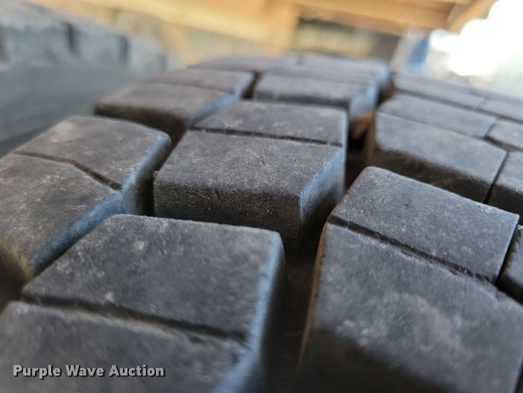 image for item KW9494 2007 Chevrolet C4500  Crew Cab flatbed truck