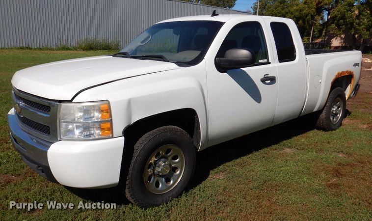 image for item KW9509 2010 Chevrolet Silverado 1500  Ext. Cab pickup truck