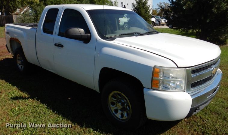 image for item KW9509 2010 Chevrolet Silverado 1500  Ext. Cab pickup truck