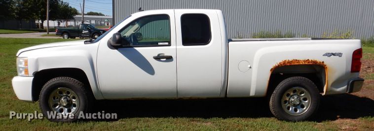 image for item KW9509 2010 Chevrolet Silverado 1500  Ext. Cab pickup truck