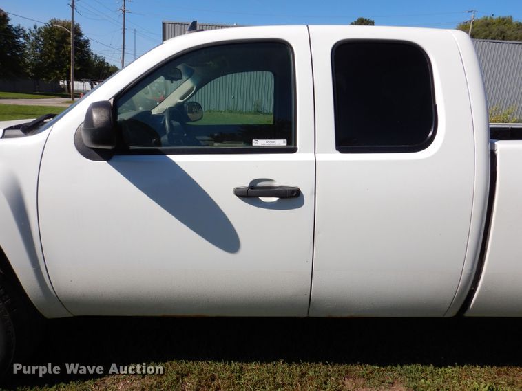 image for item KW9509 2010 Chevrolet Silverado 1500  Ext. Cab pickup truck