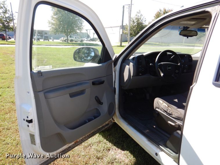 image for item KW9509 2010 Chevrolet Silverado 1500  Ext. Cab pickup truck