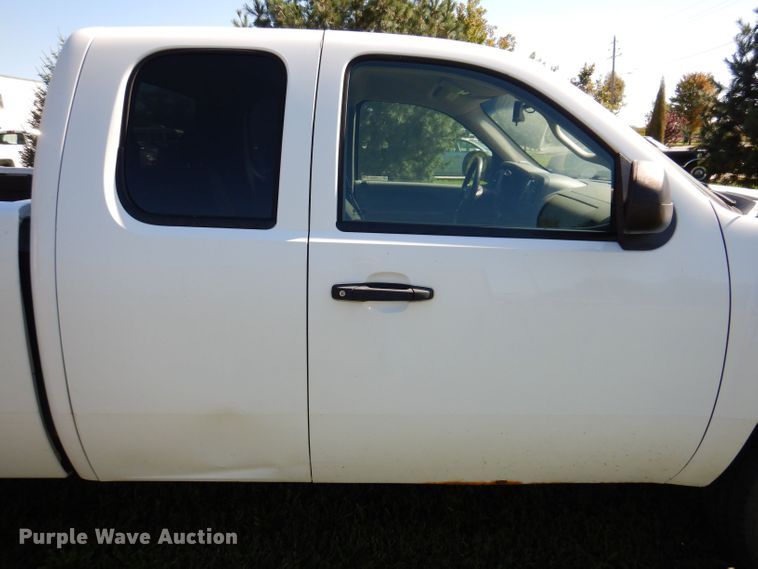 image for item KW9509 2010 Chevrolet Silverado 1500  Ext. Cab pickup truck