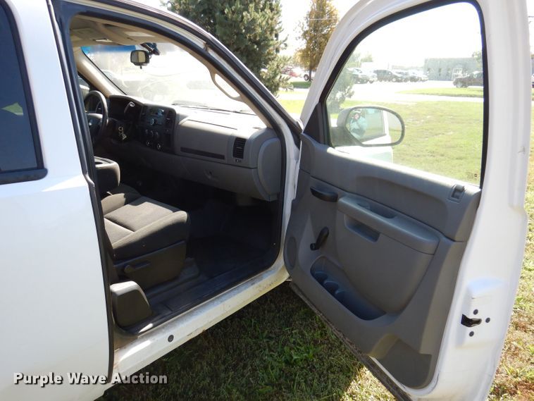 image for item KW9509 2010 Chevrolet Silverado 1500  Ext. Cab pickup truck