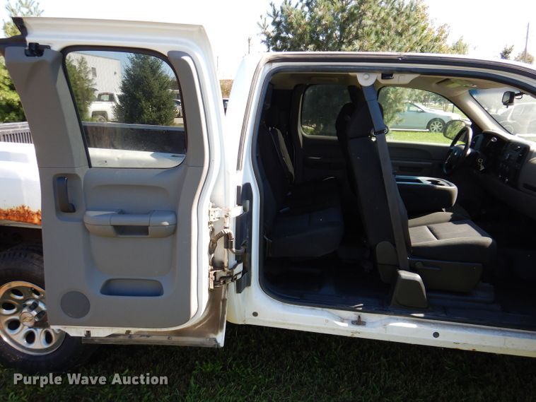 image for item KW9509 2010 Chevrolet Silverado 1500  Ext. Cab pickup truck