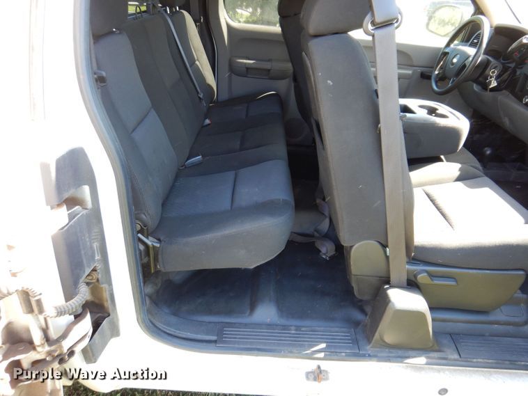 image for item KW9509 2010 Chevrolet Silverado 1500  Ext. Cab pickup truck