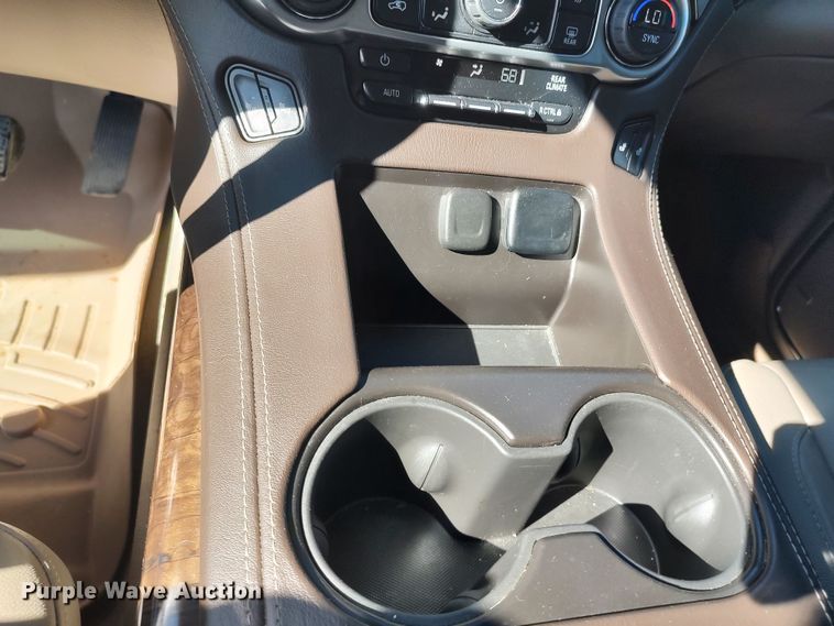 image for item LK9850 2015 Chevrolet Suburban 1500  SUV