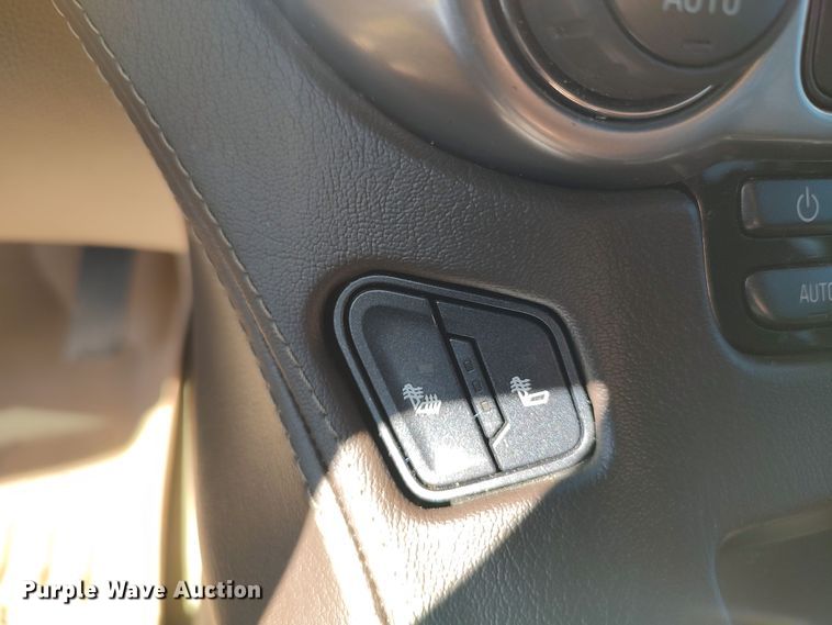 image for item LK9850 2015 Chevrolet Suburban 1500  SUV