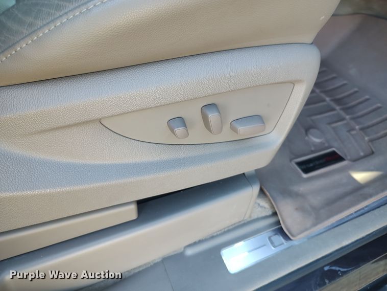 image for item LK9850 2015 Chevrolet Suburban 1500  SUV