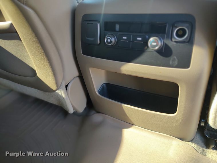 image for item LK9850 2015 Chevrolet Suburban 1500  SUV