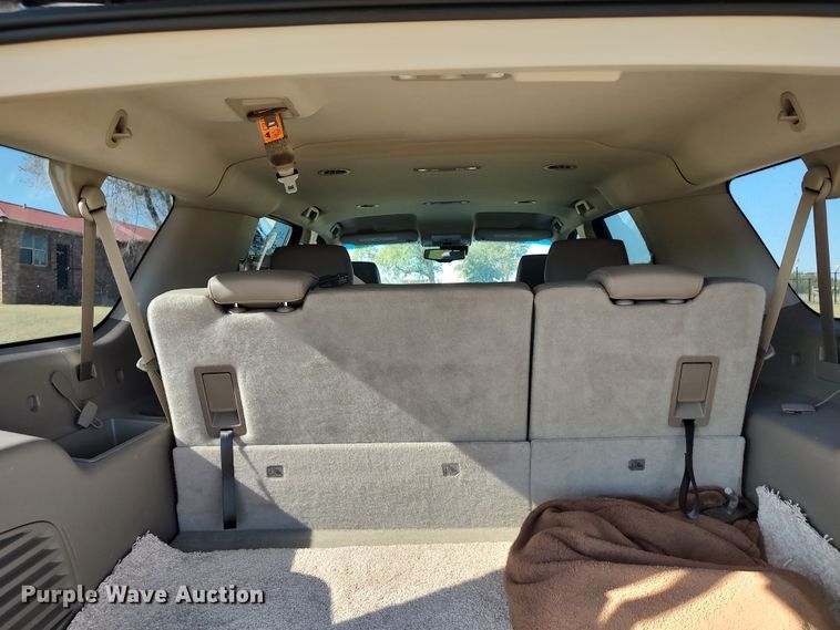 image for item LK9850 2015 Chevrolet Suburban 1500  SUV