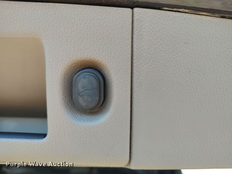 image for item LK9850 2015 Chevrolet Suburban 1500  SUV