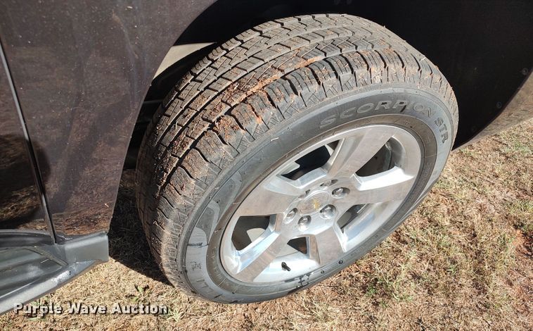 image for item LK9850 2015 Chevrolet Suburban 1500  SUV