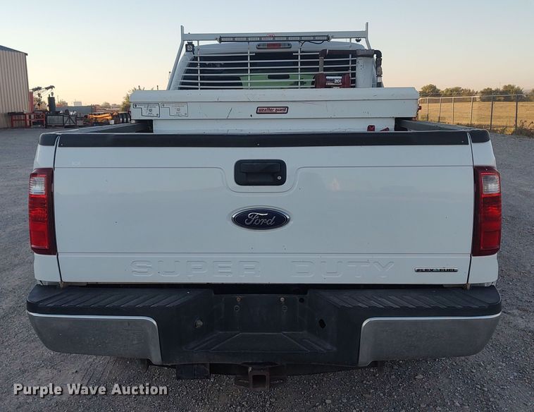 image for item LK9873 2015 Ford F250 Super Duty  Crew Cab pickup truck