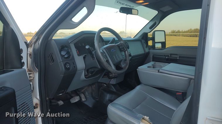 image for item LK9873 2015 Ford F250 Super Duty  Crew Cab pickup truck