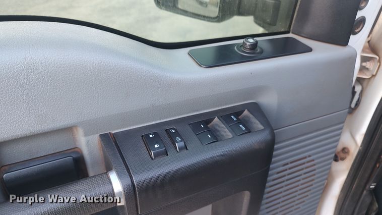 image for item LK9873 2015 Ford F250 Super Duty  Crew Cab pickup truck