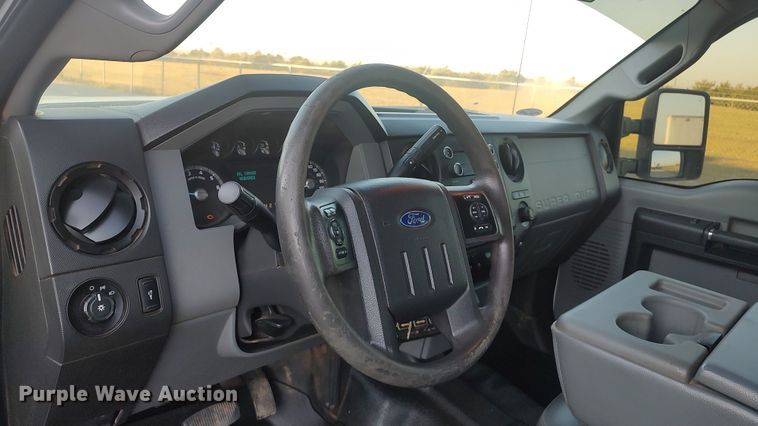 image for item LK9873 2015 Ford F250 Super Duty  Crew Cab pickup truck