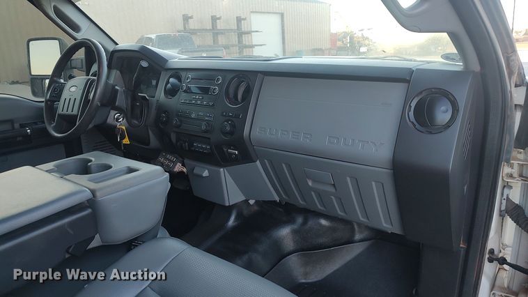 image for item LK9873 2015 Ford F250 Super Duty  Crew Cab pickup truck