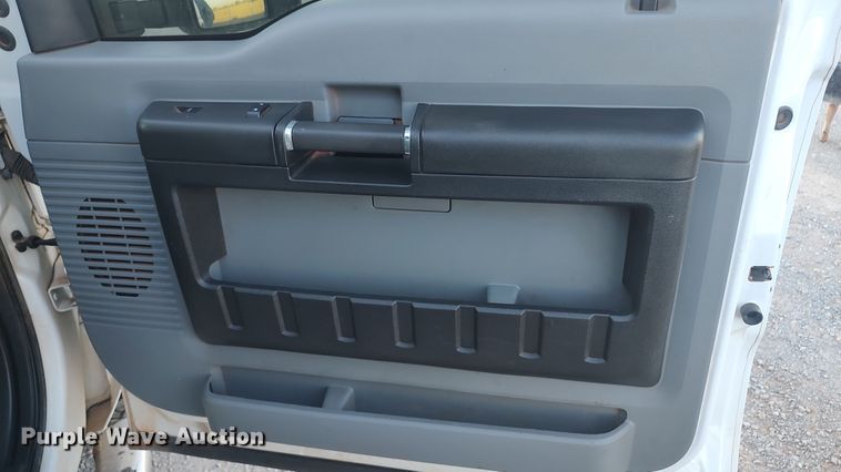 image for item LK9873 2015 Ford F250 Super Duty  Crew Cab pickup truck