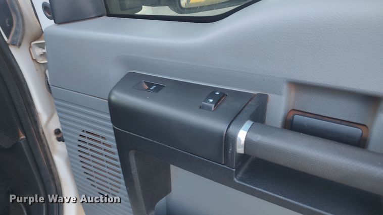 image for item LK9873 2015 Ford F250 Super Duty  Crew Cab pickup truck