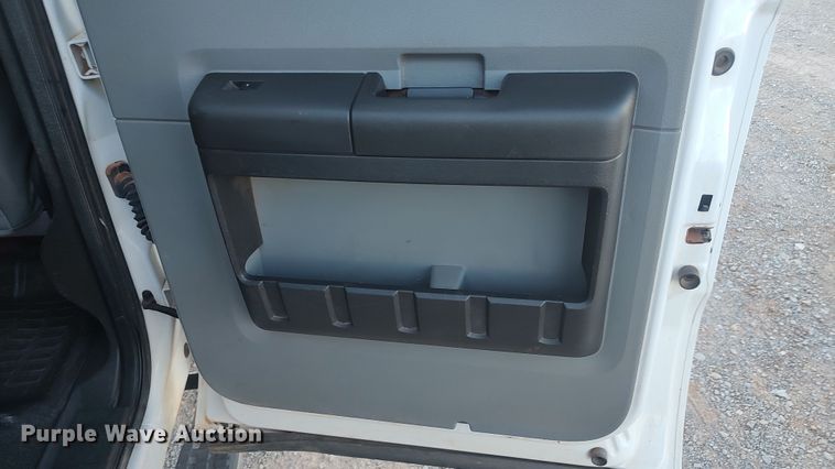 image for item LK9873 2015 Ford F250 Super Duty  Crew Cab pickup truck