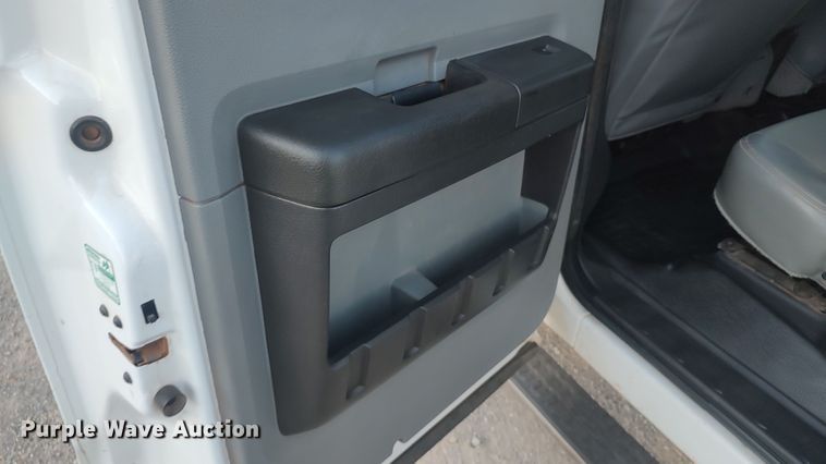 image for item LK9873 2015 Ford F250 Super Duty  Crew Cab pickup truck