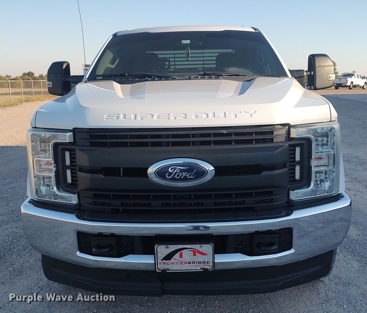 image for item LK9874 2017 Ford F250  Super Duty  Crew Cab pickup truck