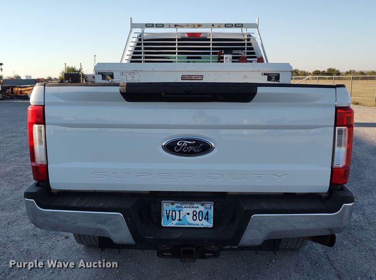 image for item LK9874 2017 Ford F250  Super Duty  Crew Cab pickup truck