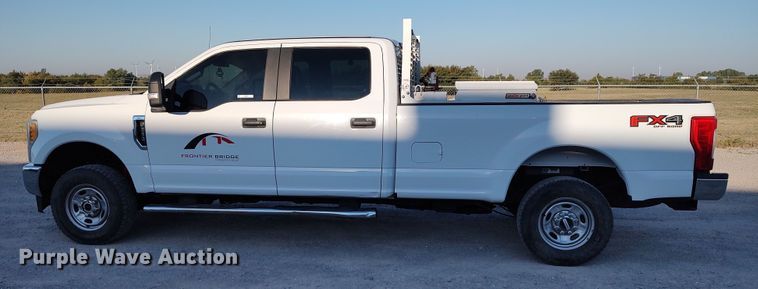 image for item LK9874 2017 Ford F250  Super Duty  Crew Cab pickup truck