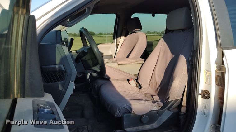 image for item LK9874 2017 Ford F250  Super Duty  Crew Cab pickup truck