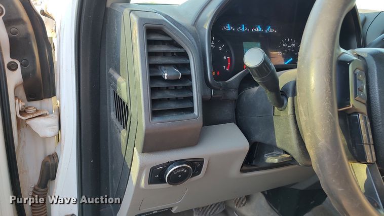 image for item LK9874 2017 Ford F250  Super Duty  Crew Cab pickup truck