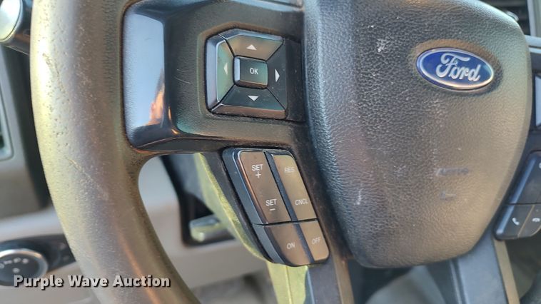 image for item LK9874 2017 Ford F250  Super Duty  Crew Cab pickup truck