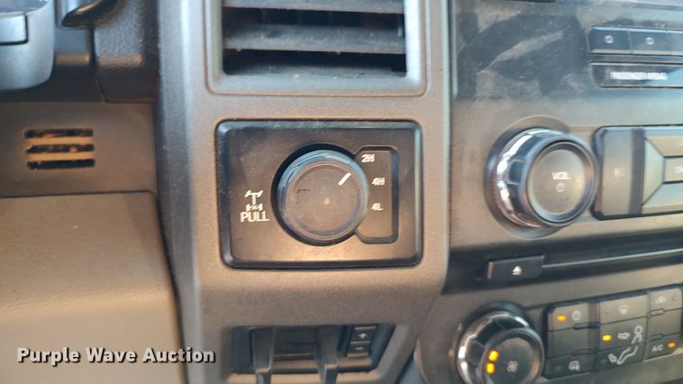 image for item LK9874 2017 Ford F250  Super Duty  Crew Cab pickup truck