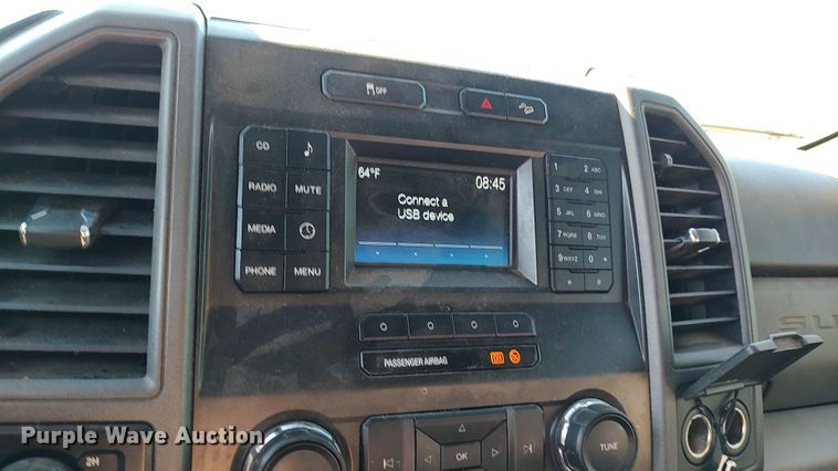 image for item LK9874 2017 Ford F250  Super Duty  Crew Cab pickup truck