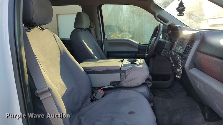 image for item LK9874 2017 Ford F250  Super Duty  Crew Cab pickup truck