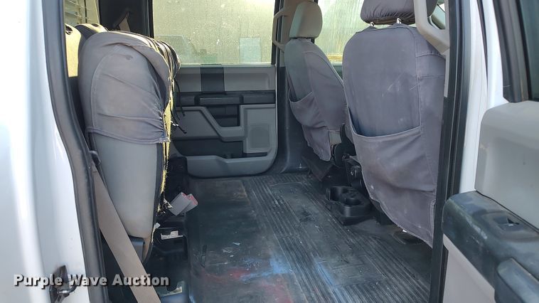 image for item LK9874 2017 Ford F250  Super Duty  Crew Cab pickup truck