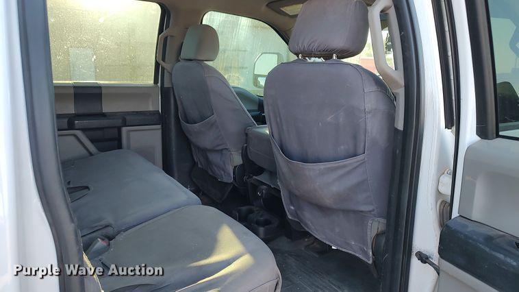 image for item LK9874 2017 Ford F250  Super Duty  Crew Cab pickup truck