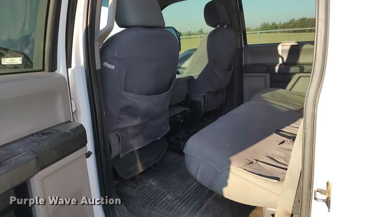 image for item LK9874 2017 Ford F250  Super Duty  Crew Cab pickup truck