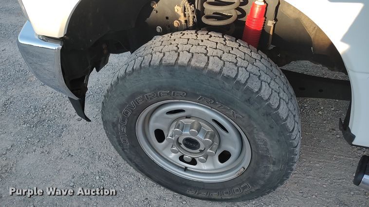 image for item LK9874 2017 Ford F250  Super Duty  Crew Cab pickup truck