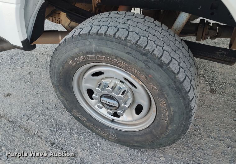 image for item LK9874 2017 Ford F250  Super Duty  Crew Cab pickup truck