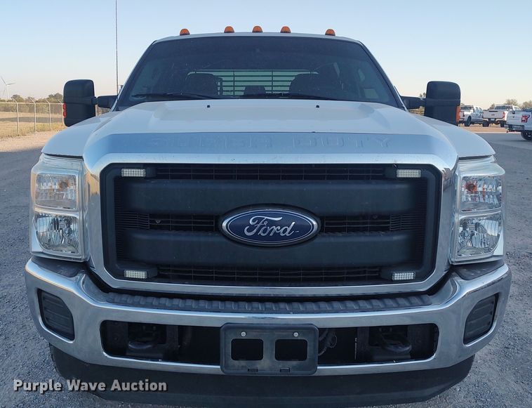 image for item LK9875 2016 Ford F250 Super Duty  Crew Cab pickup truck