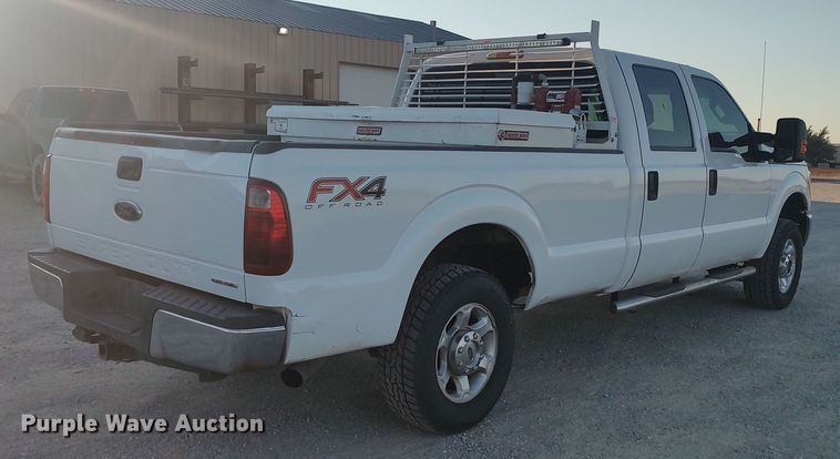 image for item LK9875 2016 Ford F250 Super Duty  Crew Cab pickup truck