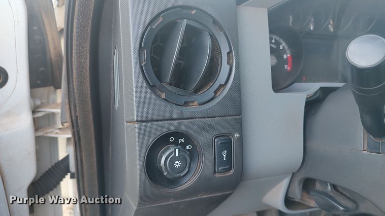 image for item LK9875 2016 Ford F250 Super Duty  Crew Cab pickup truck